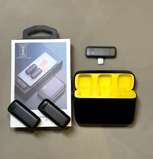 Wireless Microphone With Power Bank For Type C Or IPhone 1